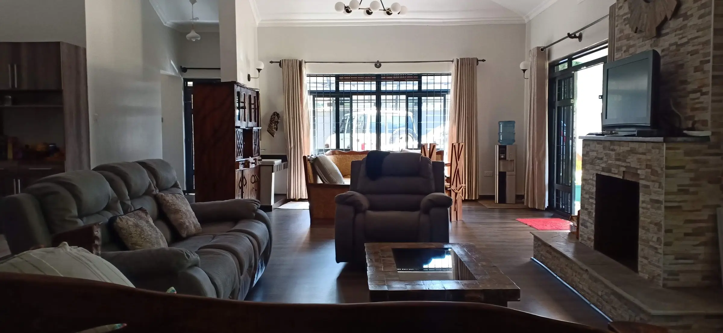 Ngoingwa House