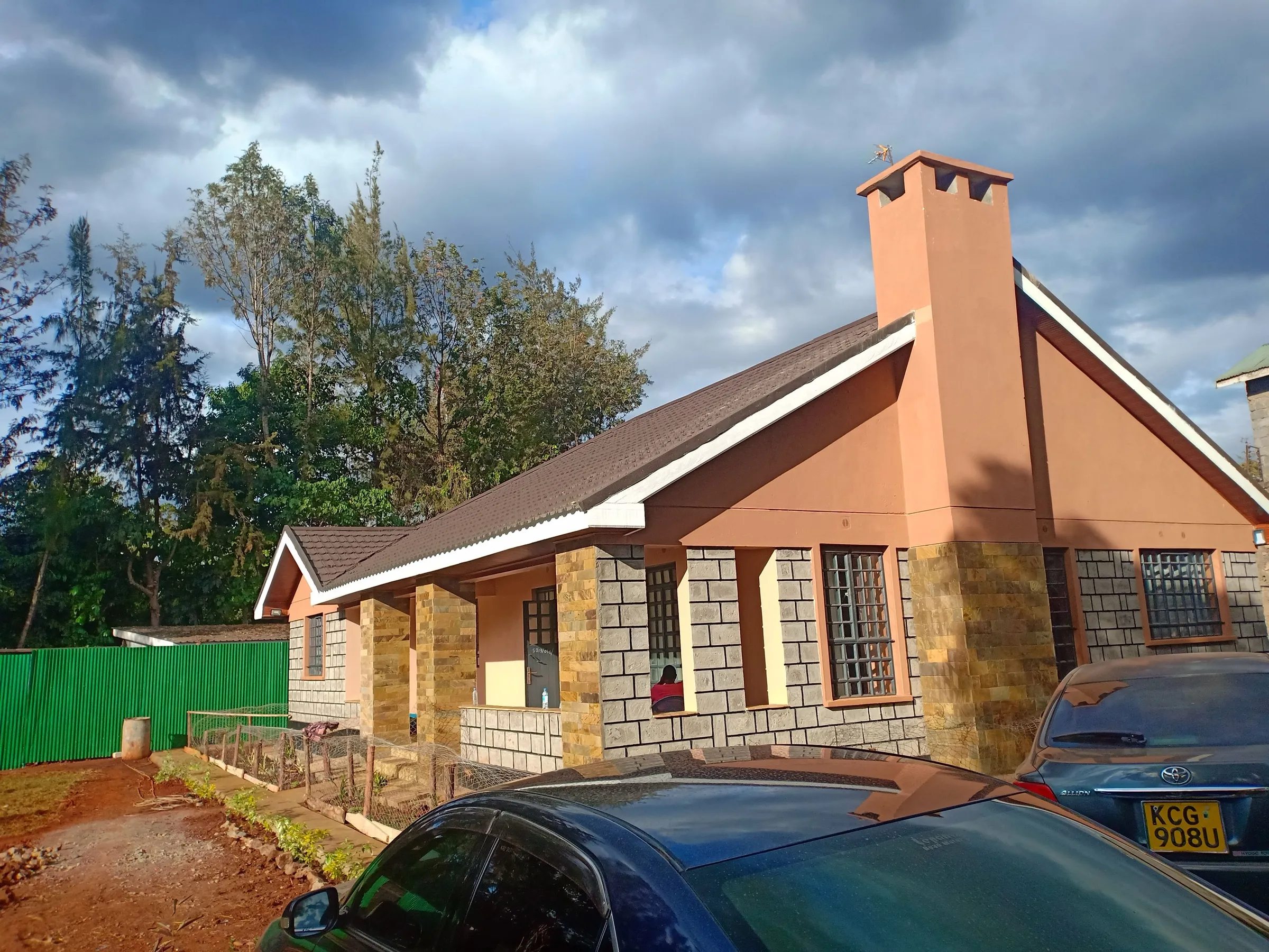 Gitaru House