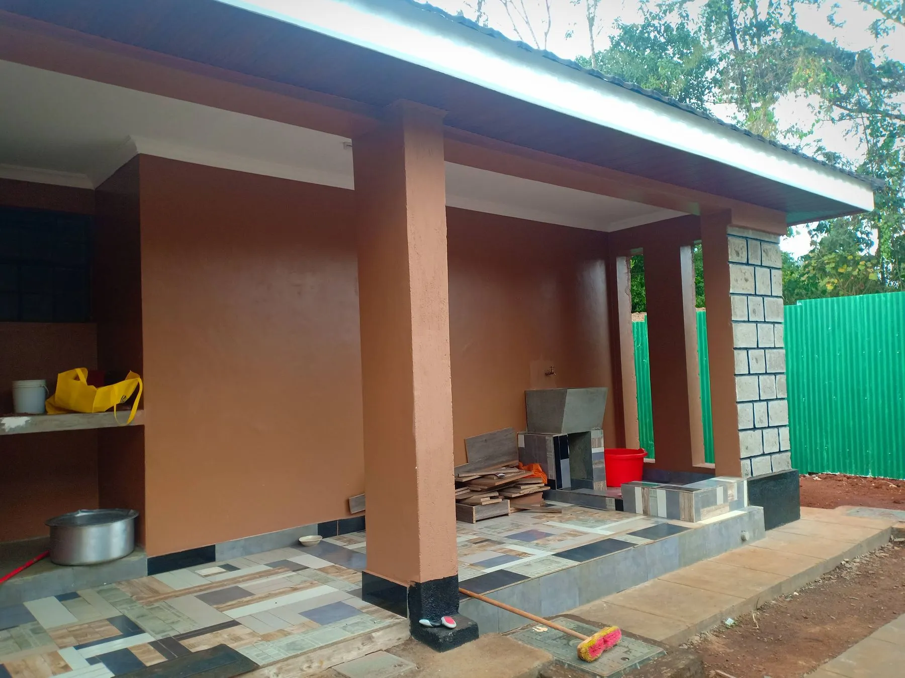 Gitaru House