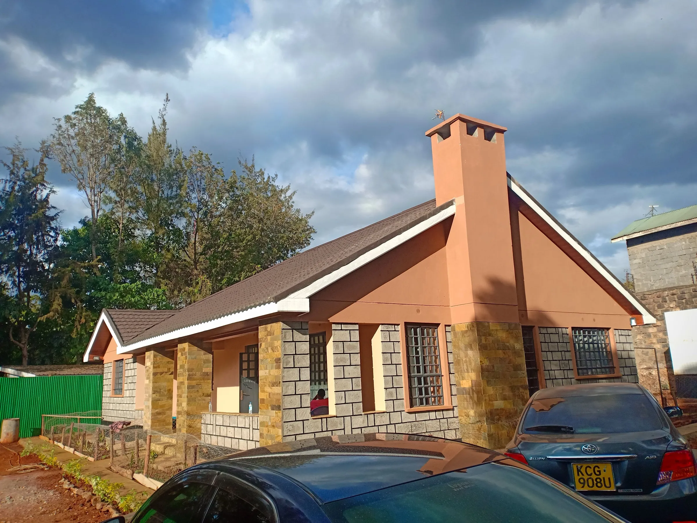 Gitaru House